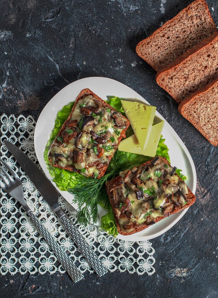 Seared Tuna on Crisp Bread with Salad Greens